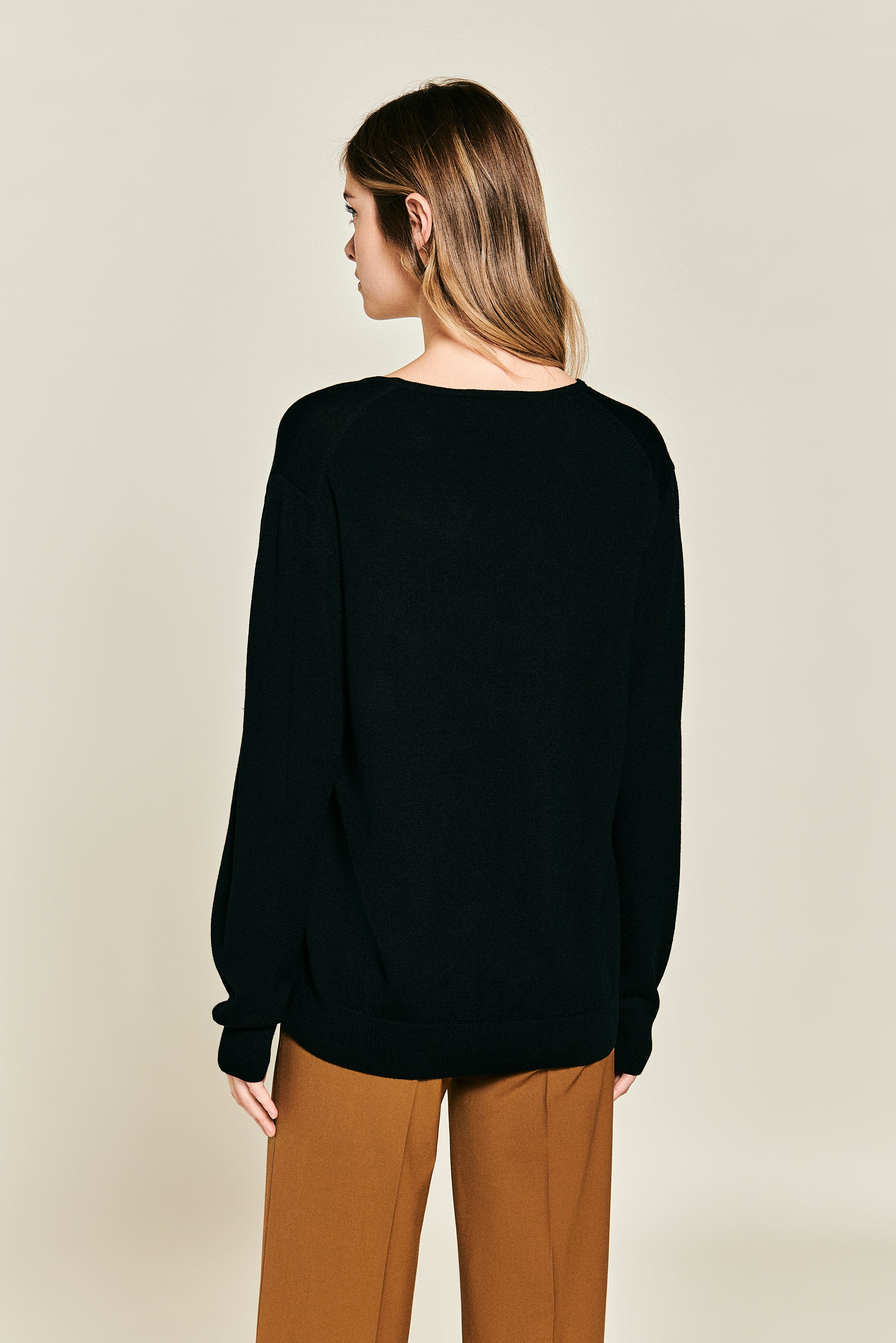 Wilhelm V-Neck