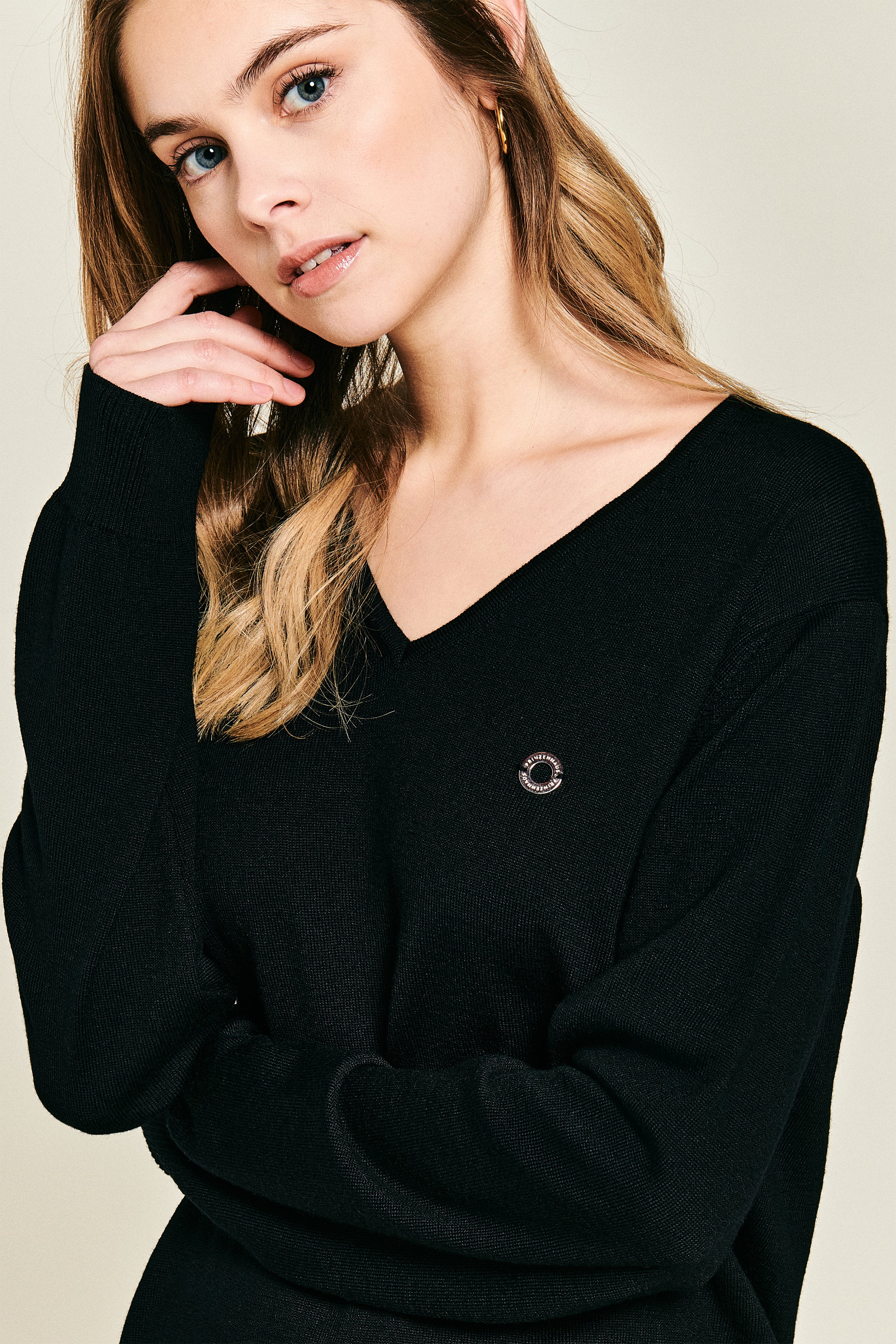 Wilhelm V-Neck